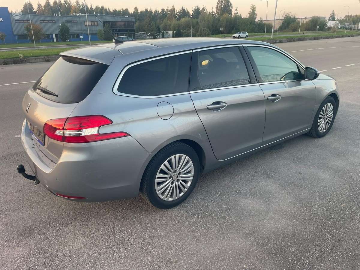 Peugeot 308 2014 — engine 1560 cm³, 120 HP (88kW)