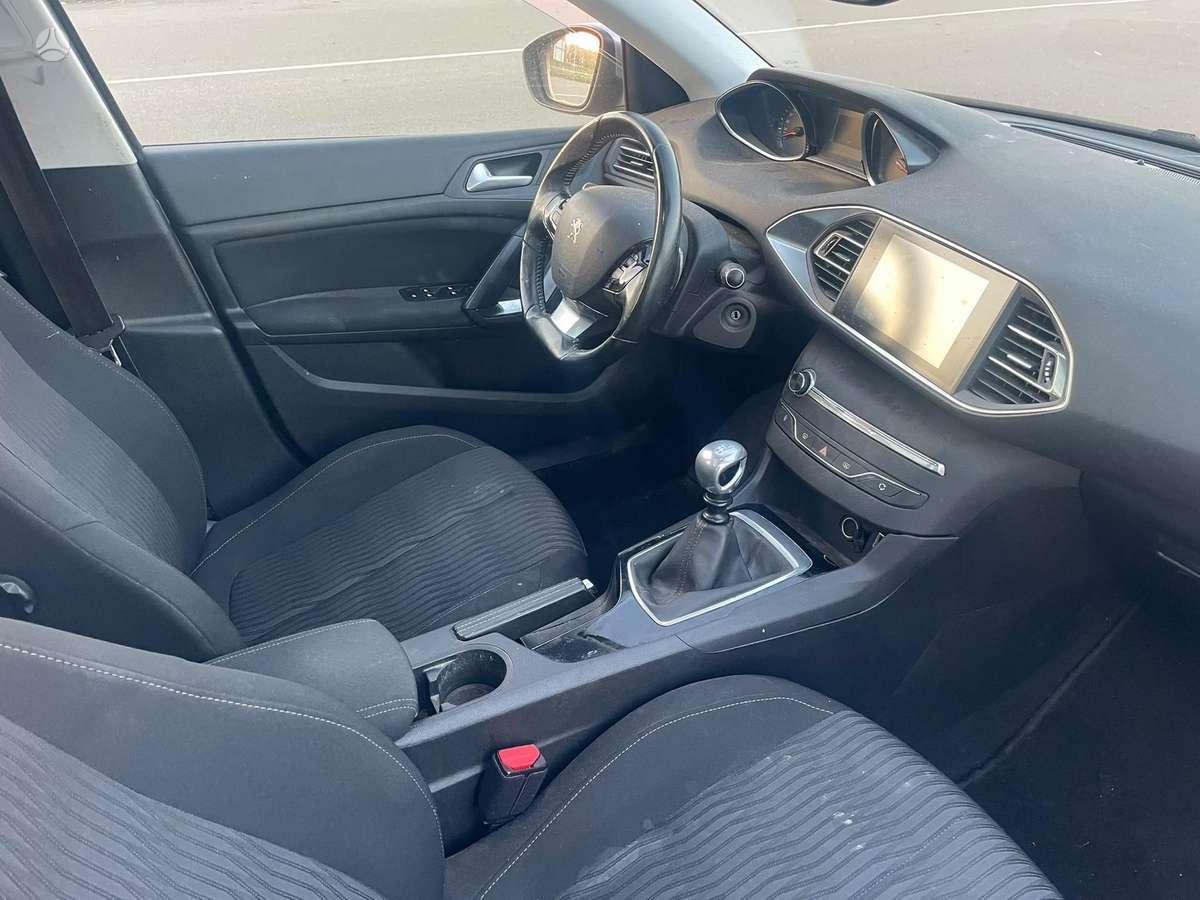 Peugeot 308 2014 — photo 9