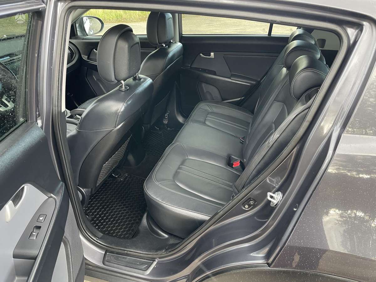 Kia Sportage 2010 — photo 14