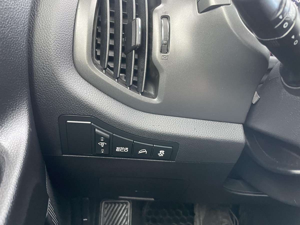 Kia Sportage 2010 — photo 17