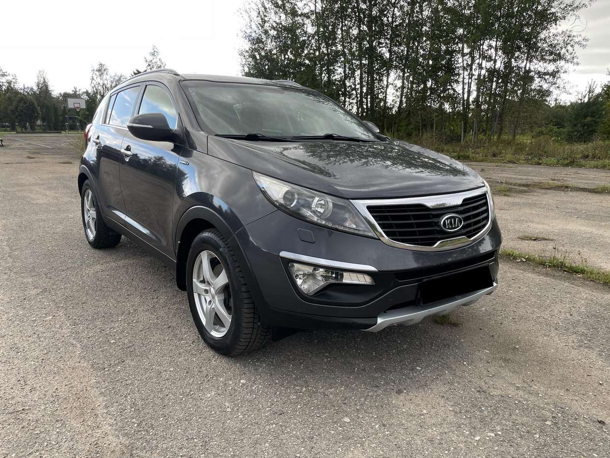 Kia Sportage 2010 — interior