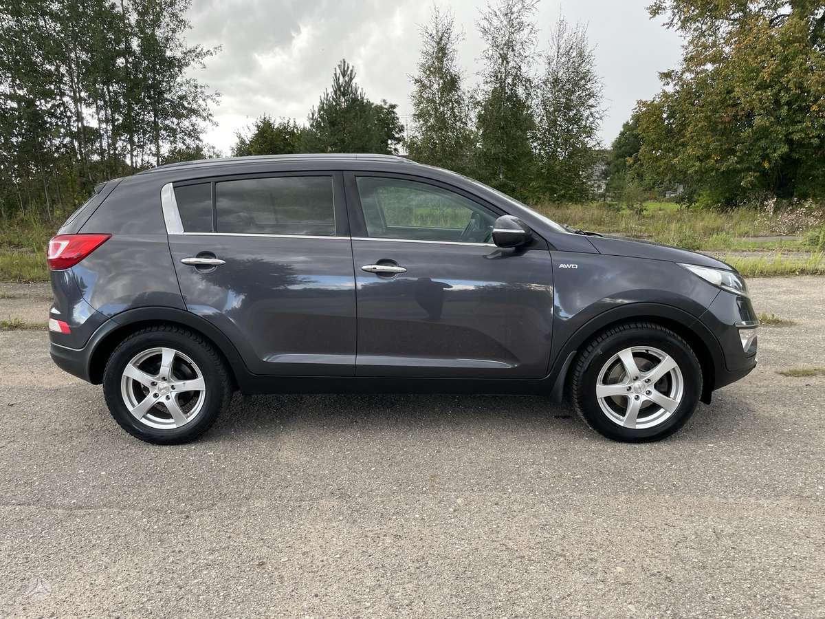 Kia Sportage 2010 — engine 1995 cm³, 136 HP (100kW)
