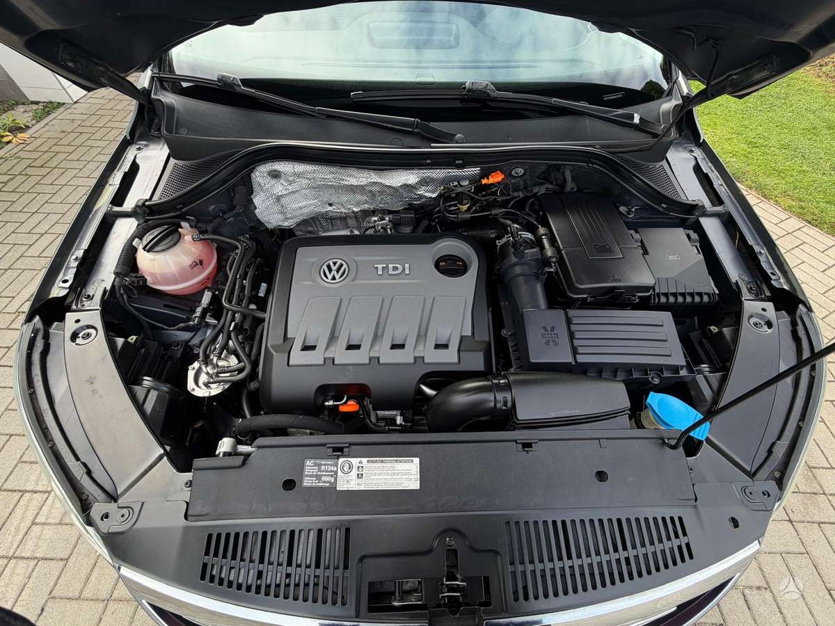 Volkswagen Tiguan 2011 — photo 17