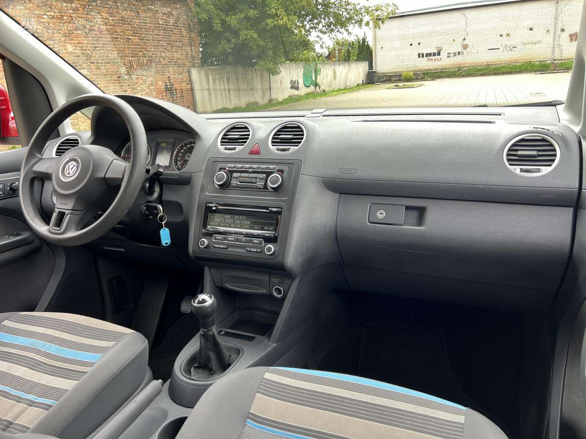 Volkswagen Caddy 2011 — photo 39