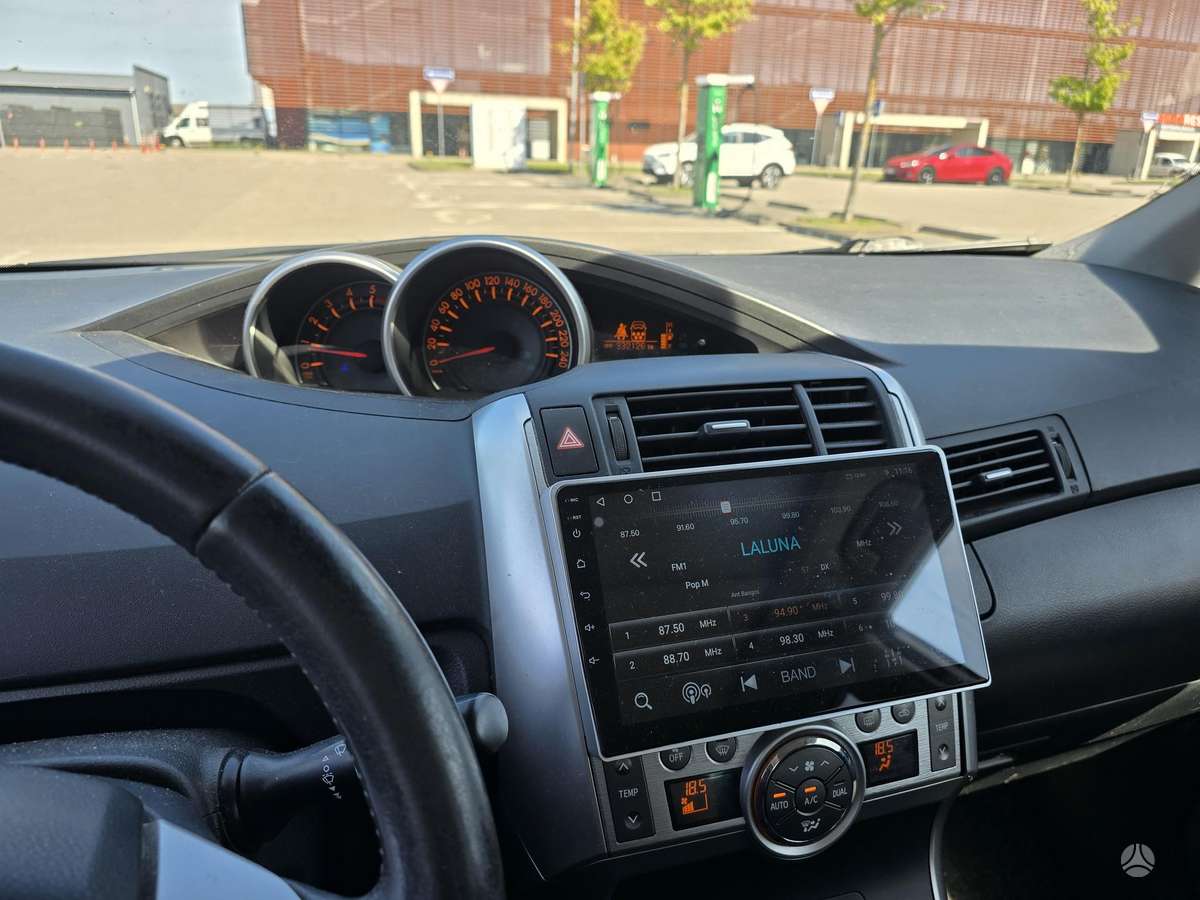 Toyota Verso 2012 — photo 7