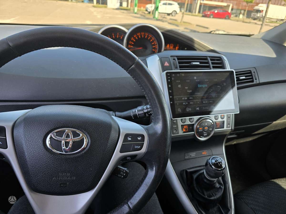 Toyota Verso 2012 — photo 8