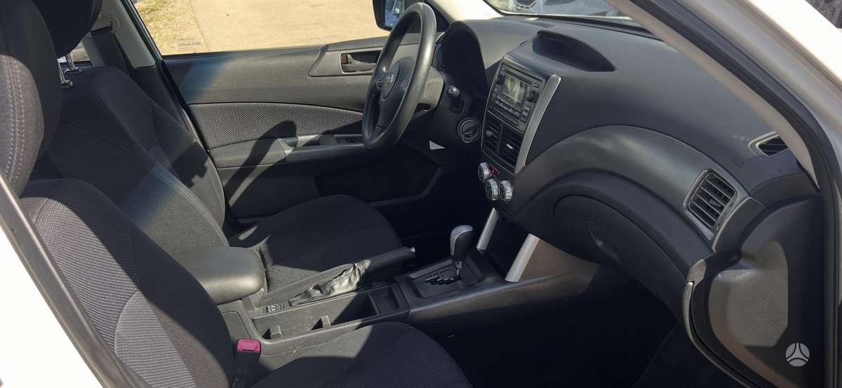 Subaru Forester 2011 — photo 13