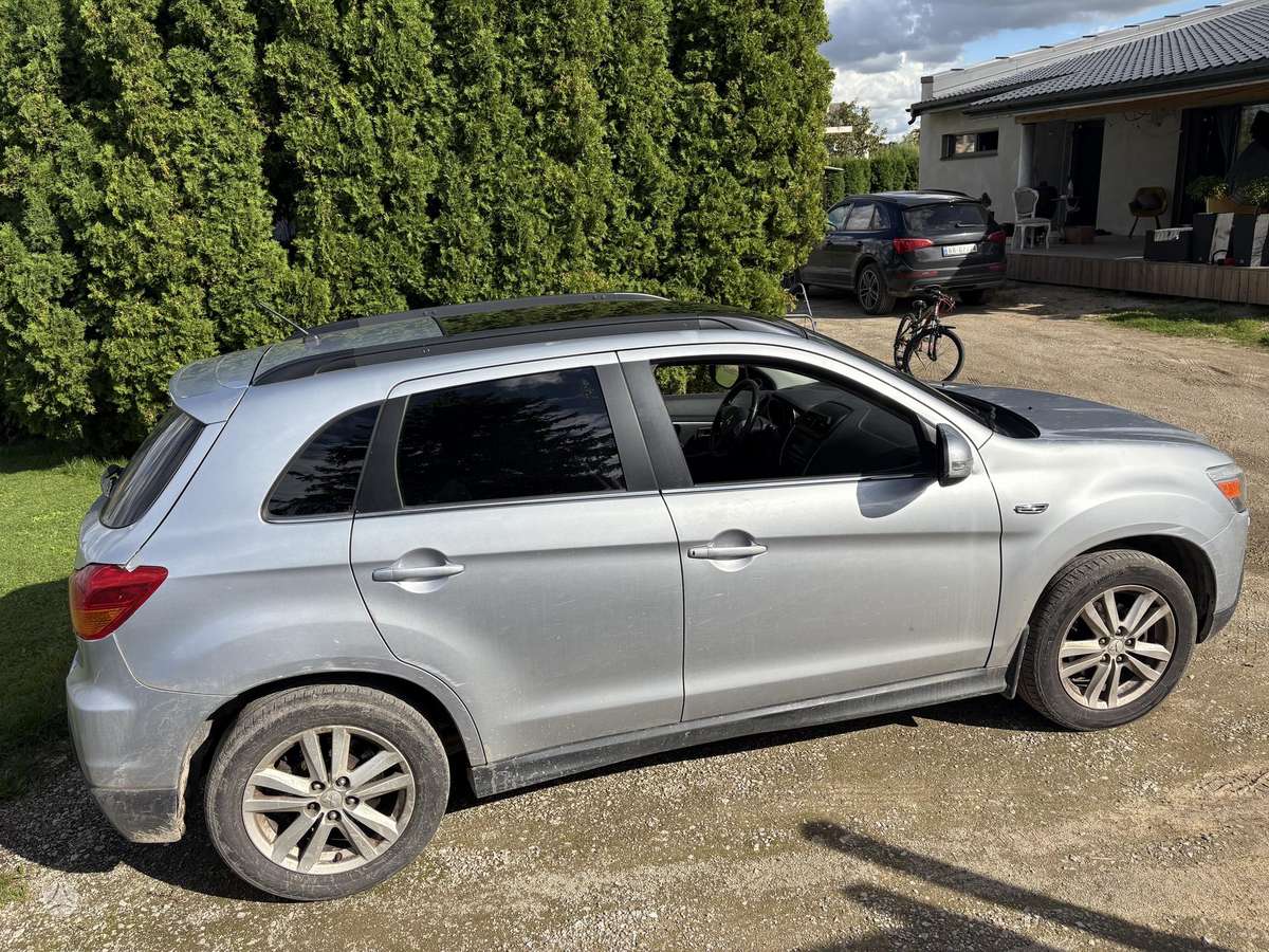 Mitsubishi ASX 2011 — photo 10