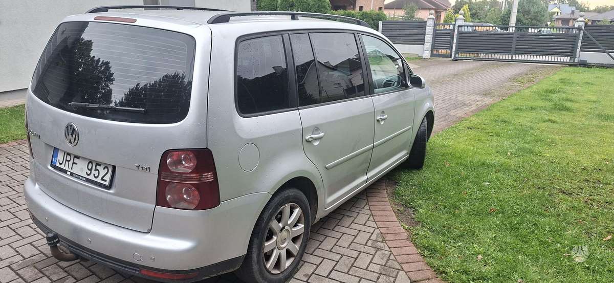 Volkswagen Touran 2007 — interior