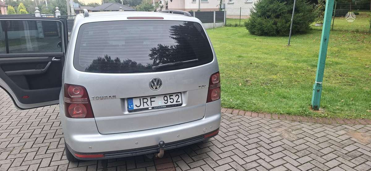 Volkswagen Touran 2007 — engine 1900 cm³, 105 HP (77kW)