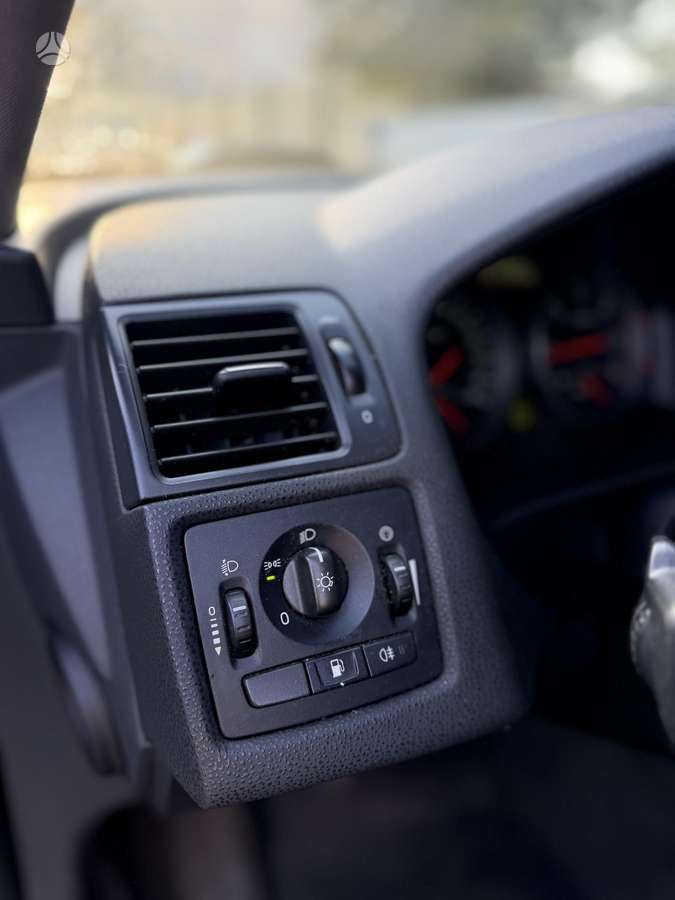 Volvo V50 2008 — photo 19