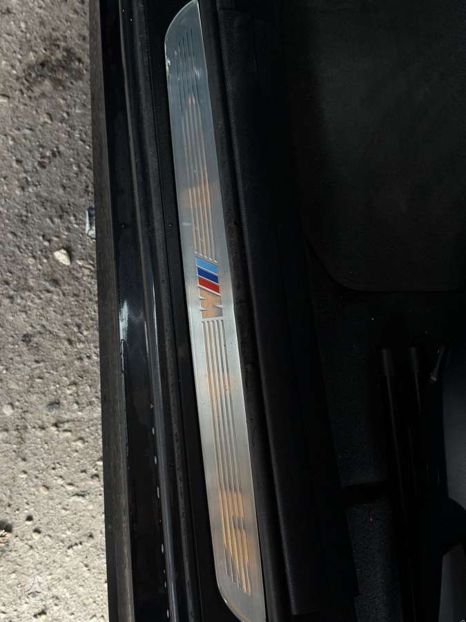 BMW 320 2010 — photo 11