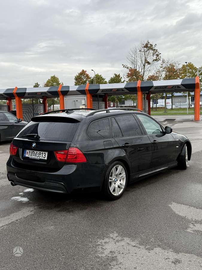 BMW 320 2010 — engine 1995 cm³, 177 HP (130kW)