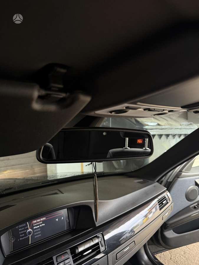 BMW 320 2010 — photo 9