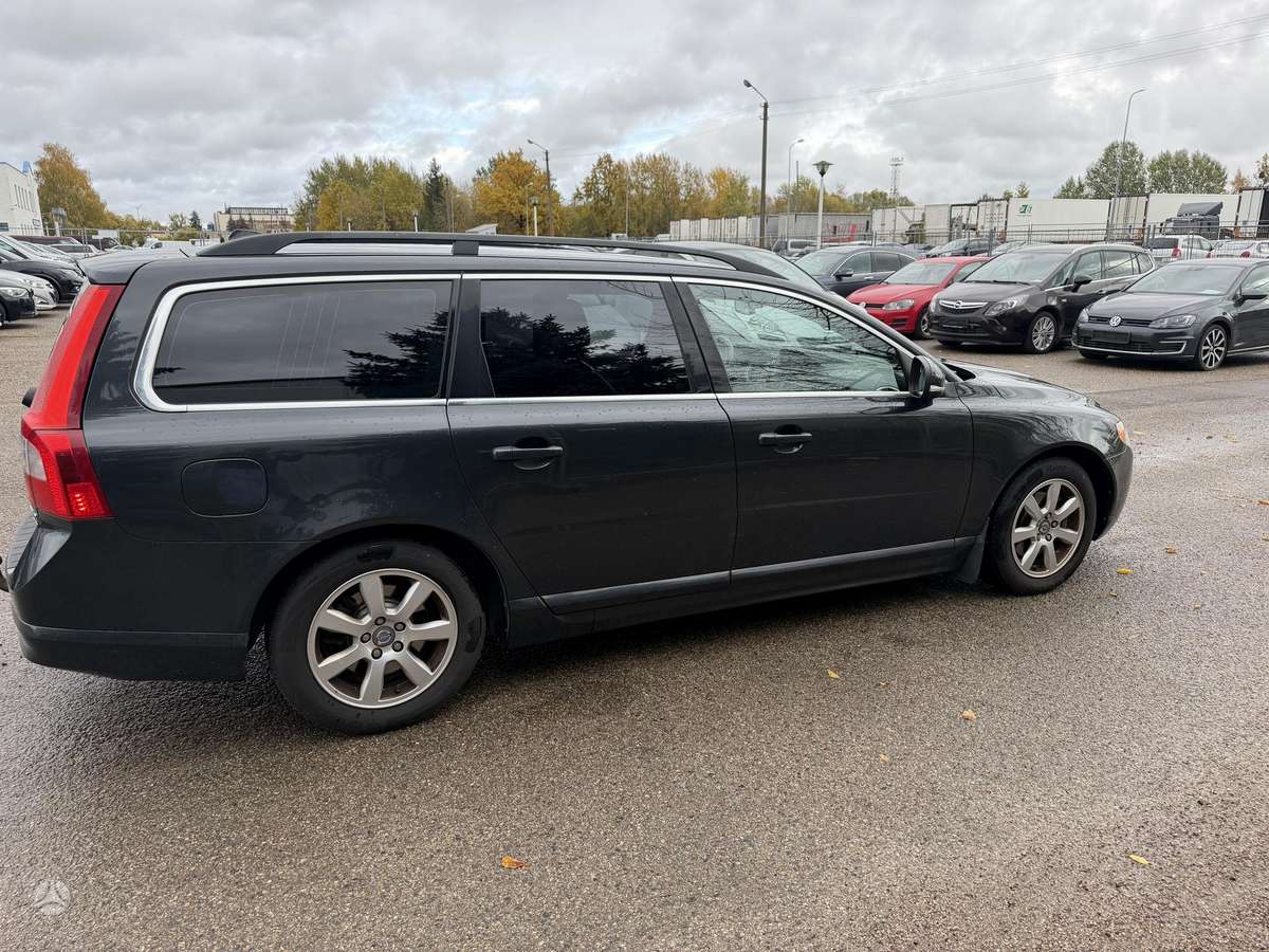 Volvo V70 2011 — engine 1560 cm³, 114 HP (84kW)