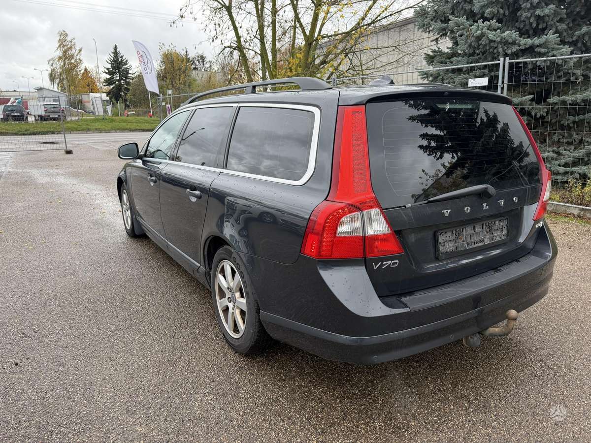 Volvo V70 2011 — photo 7