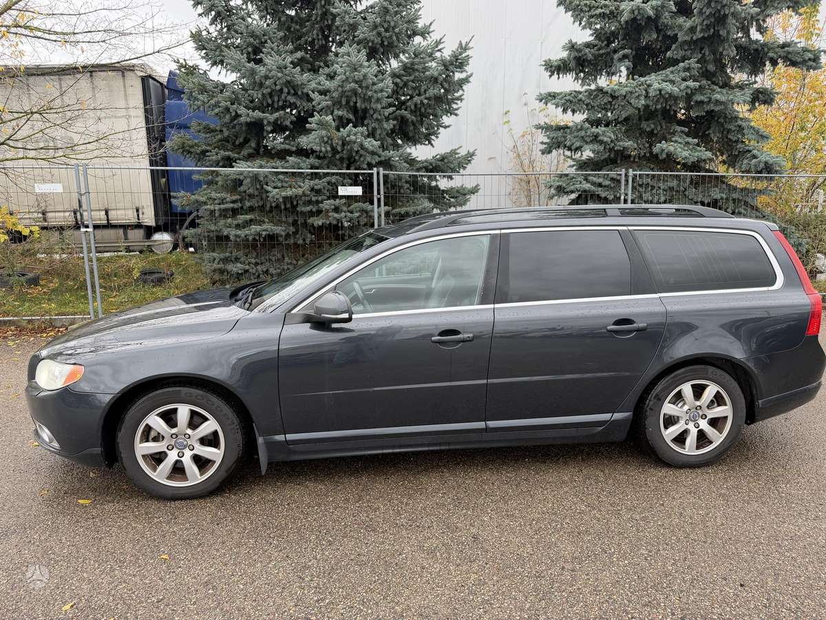 Volvo V70 2011 — photo 8