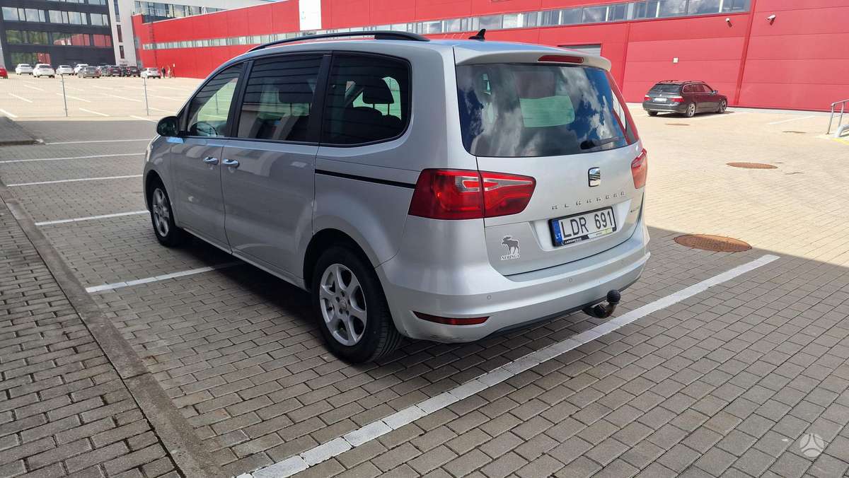 Seat Alhambra 2011 — rear view