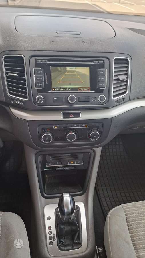 Seat Alhambra 2011 — photo 8
