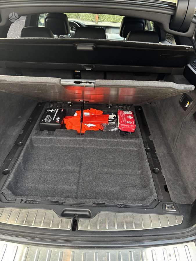 BMW 530 2012 — photo 12