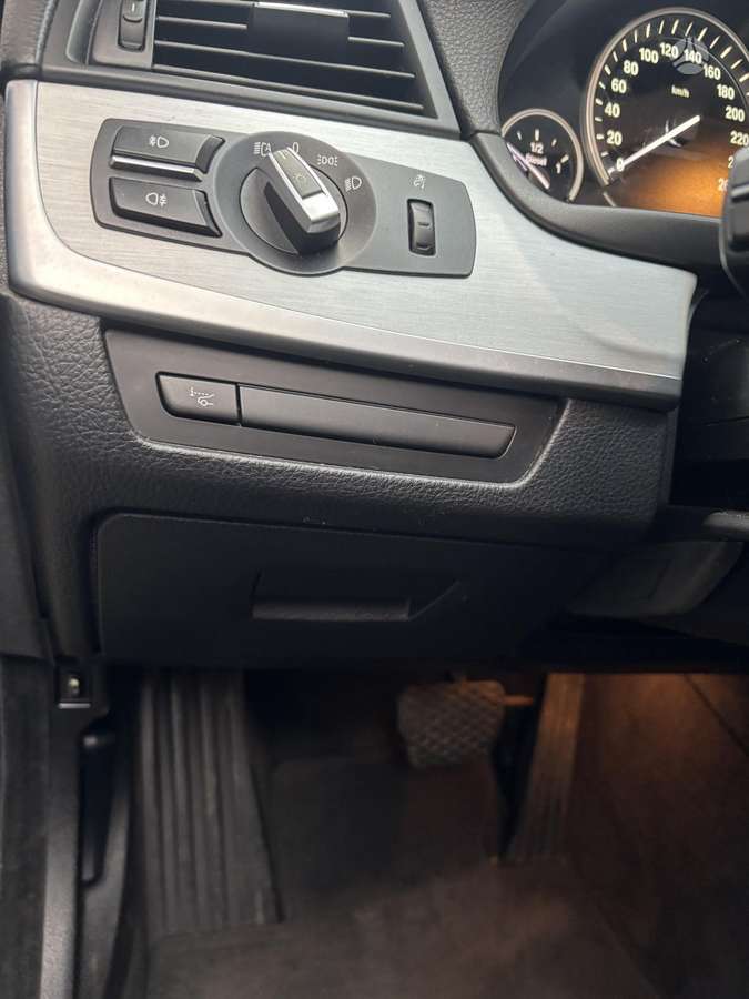 BMW 530 2012 — photo 21