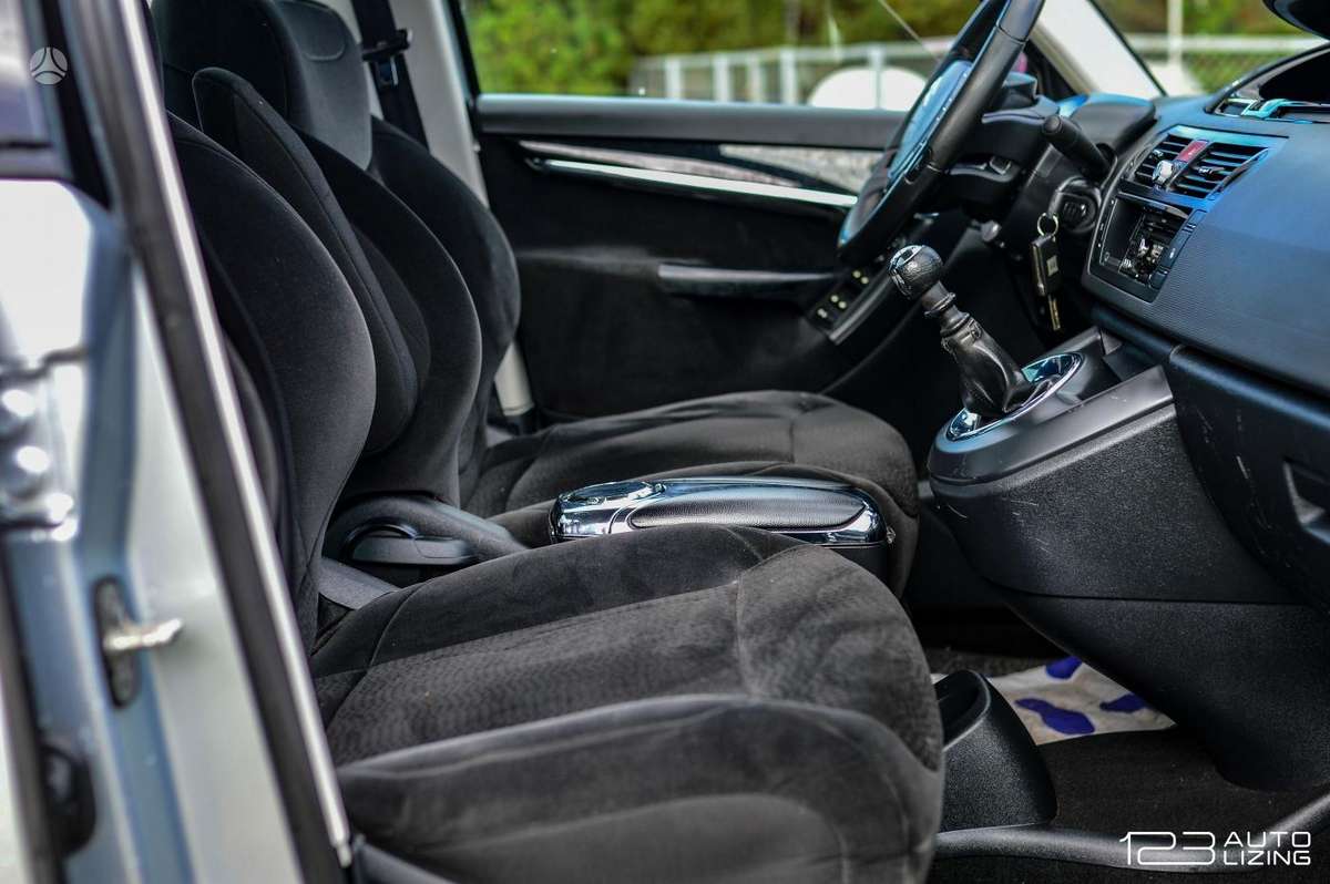 Citroen C4 2010 — photo 12