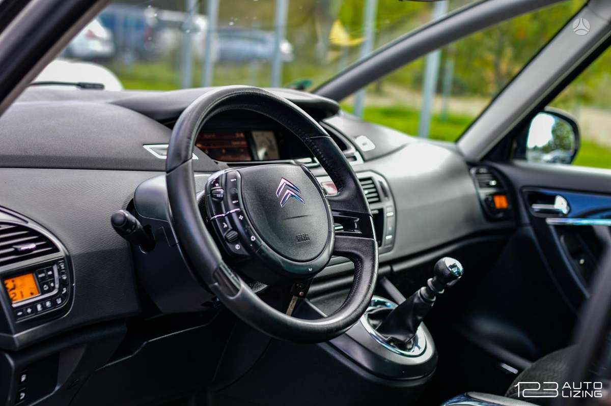 Citroen C4 2010 — photo 15