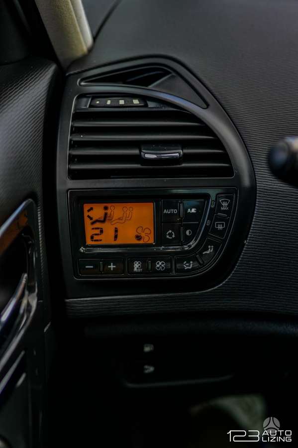 Citroen C4 2010 — photo 19