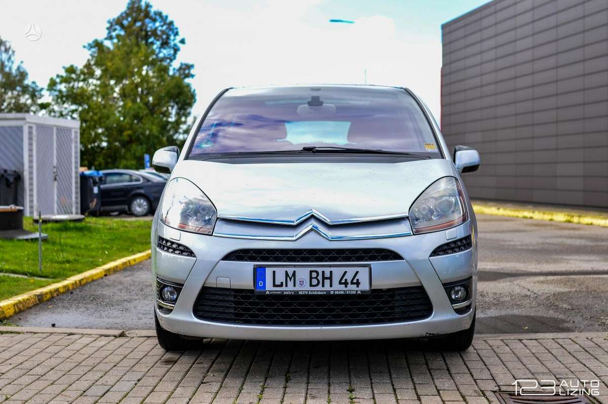 Citroen C4 2010 — rear view