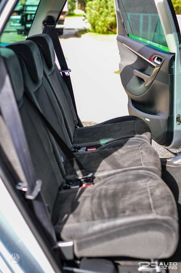 Citroen C4 2010 — photo 8
