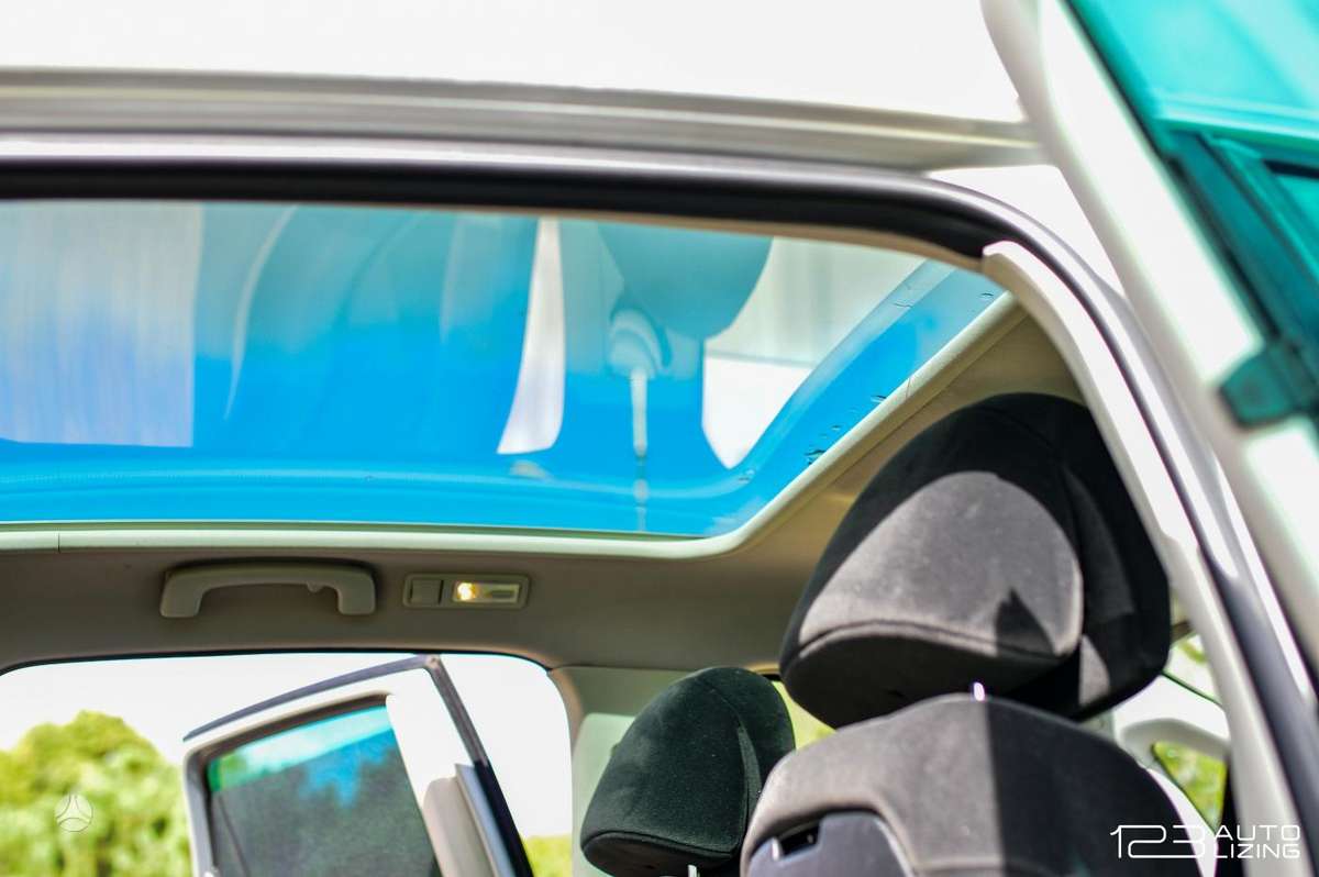 Citroen C4 2010 — photo 9