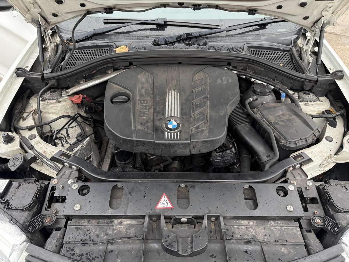 BMW X3 2011 — photo 10