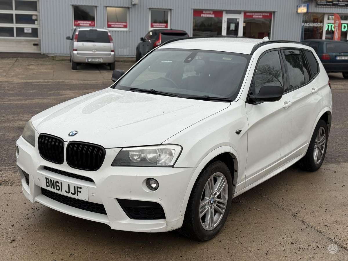 BMW X3 2011 — interior