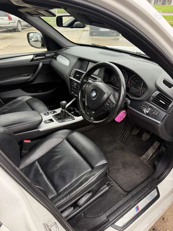 BMW X3 2011 — photo 8