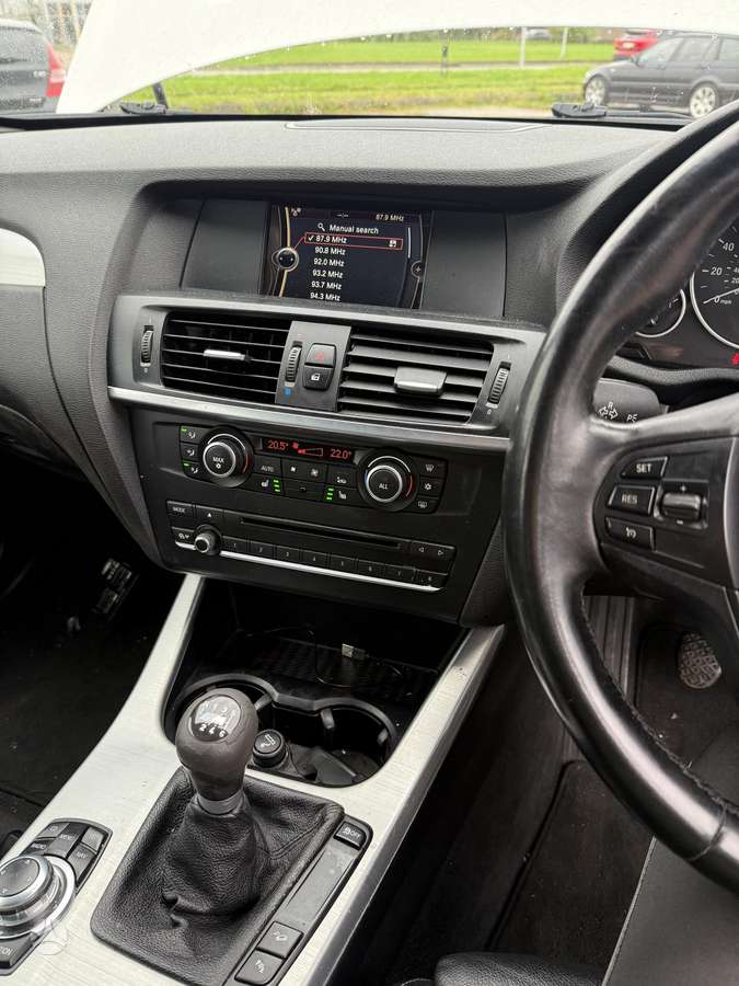 BMW X3 2011 — photo 9