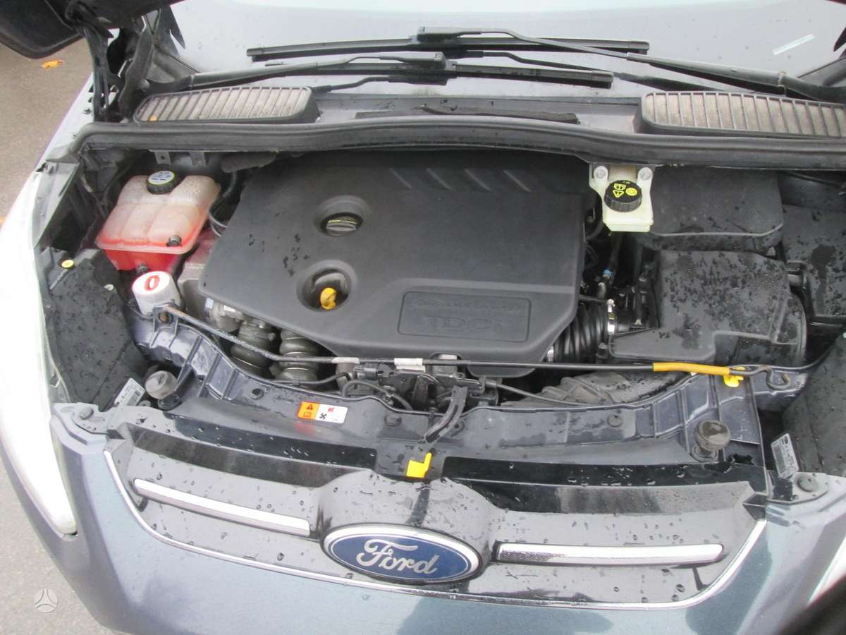 Ford Grand 2011 — photo 17