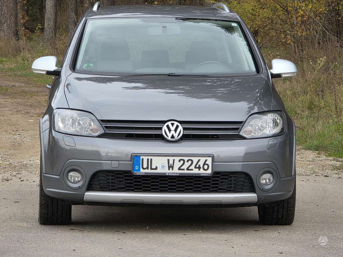Volkswagen Golf 2011 — engine 2000 cm³, 140 HP (103kW)