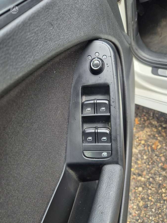Audi A4 2010 — photo 11