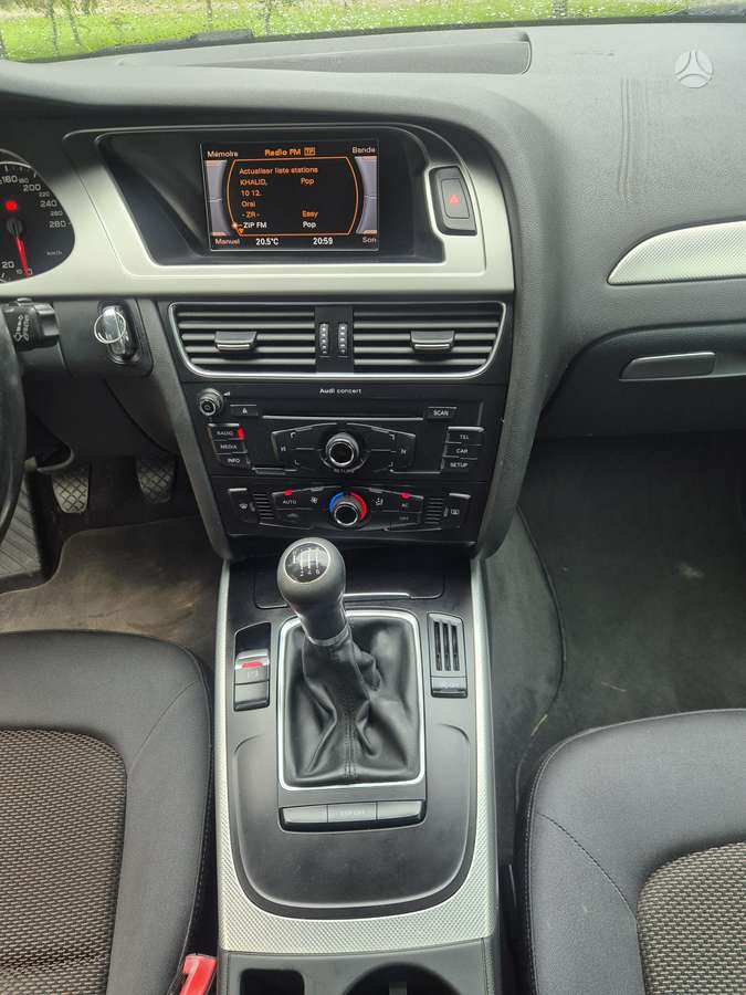 Audi A4 2010 — photo 13