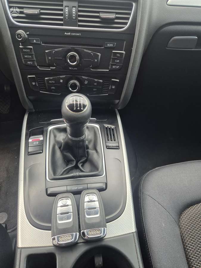 Audi A4 2010 — photo 14
