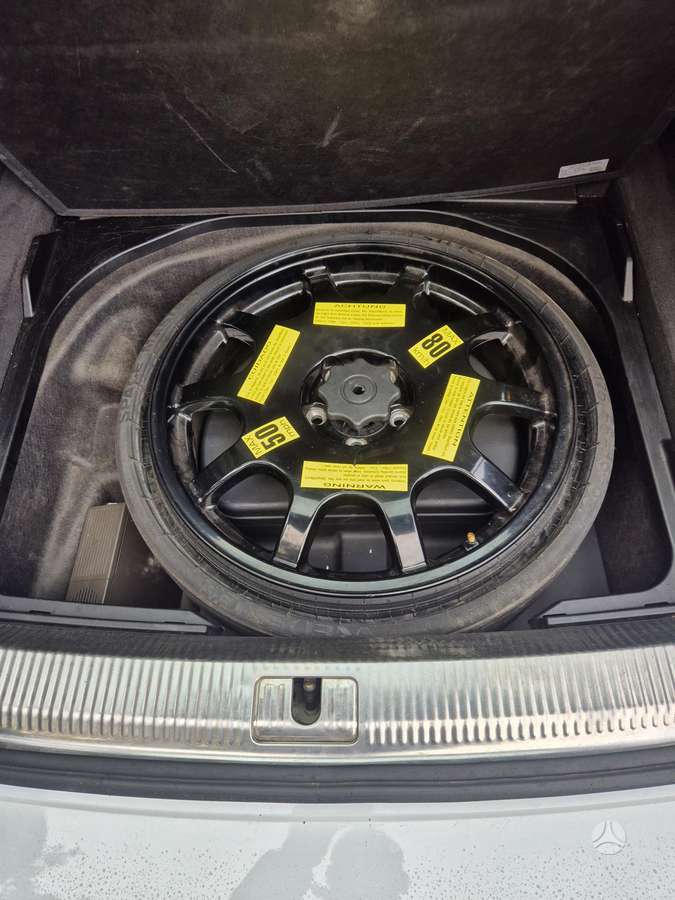 Audi A4 2010 — photo 18