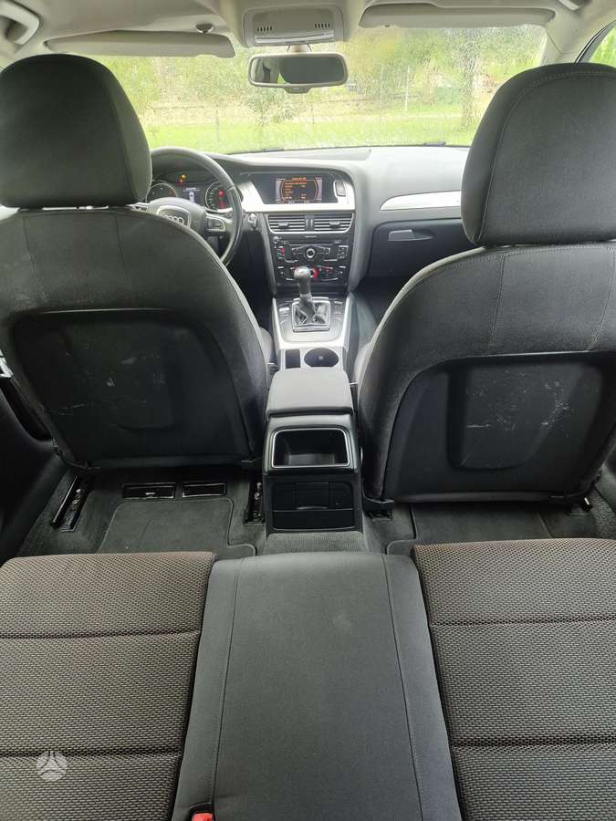 Audi A4 2010 — photo 19