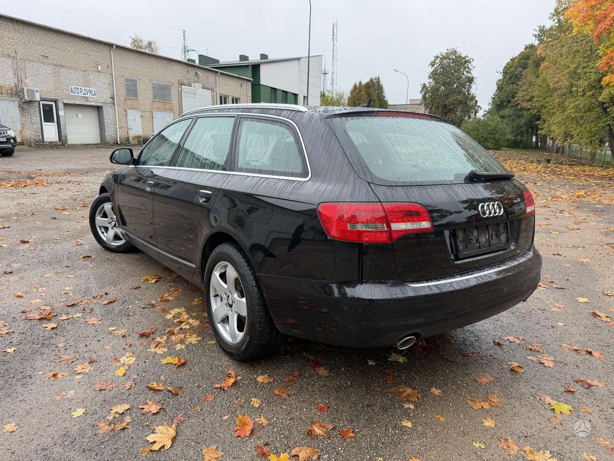 Audi A6 2011 — салон
