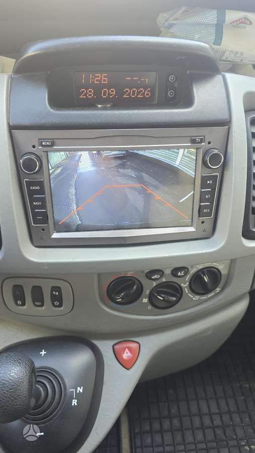 Opel Vivaro 2006 — салон