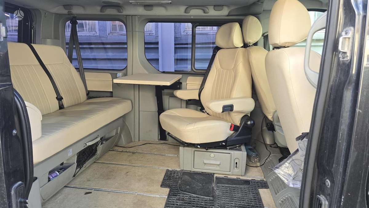 Opel Vivaro 2006 — двигун 2463 cm³, 135 HP (99kW)