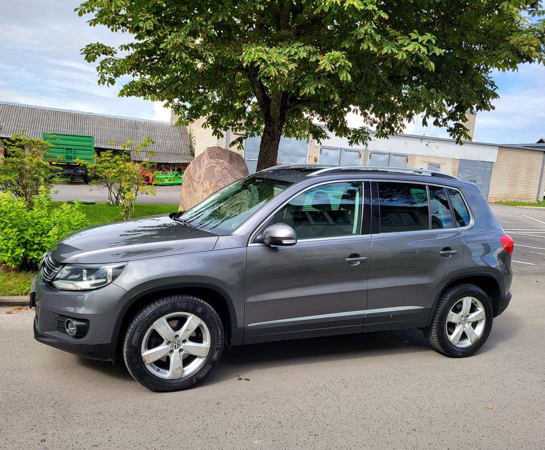 Volkswagen Tiguan 2012 — салон