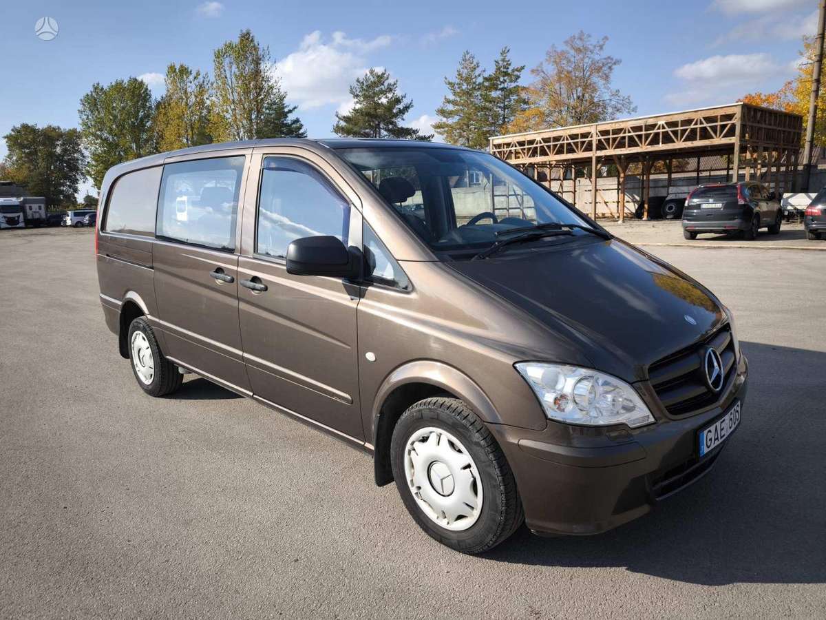 Mercedes-Benz Vito 2012 — вигляд ззаду