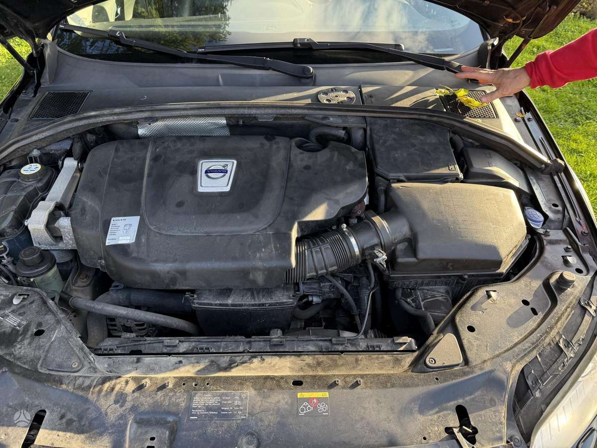 Volvo XC70 2011 — photo 11