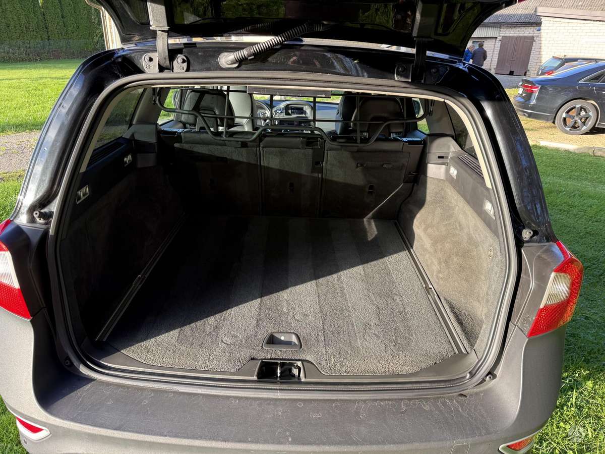 Volvo XC70 2011 — photo 13