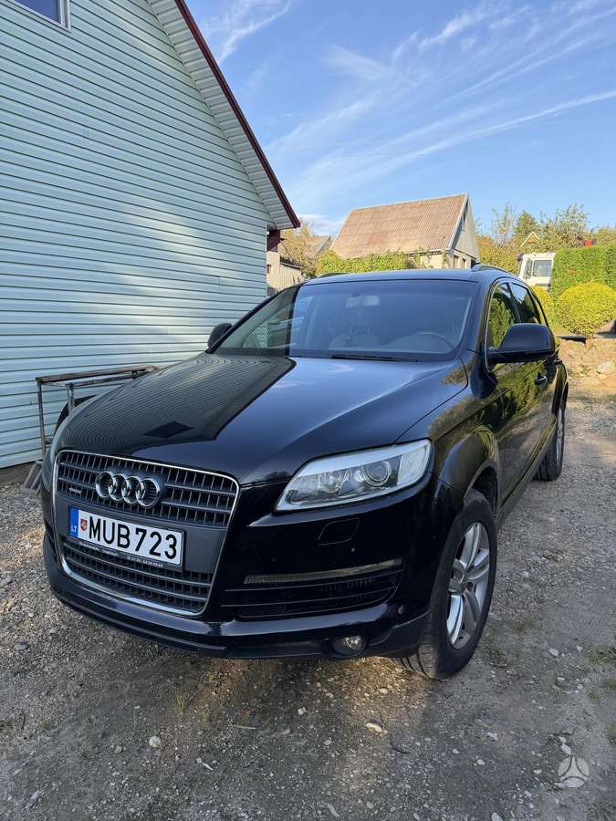 Audi Q7 2006 — rear view